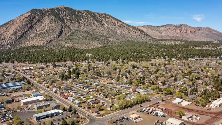 Wide aerial of the Jo Don neighborhood and Dry Lake Hills